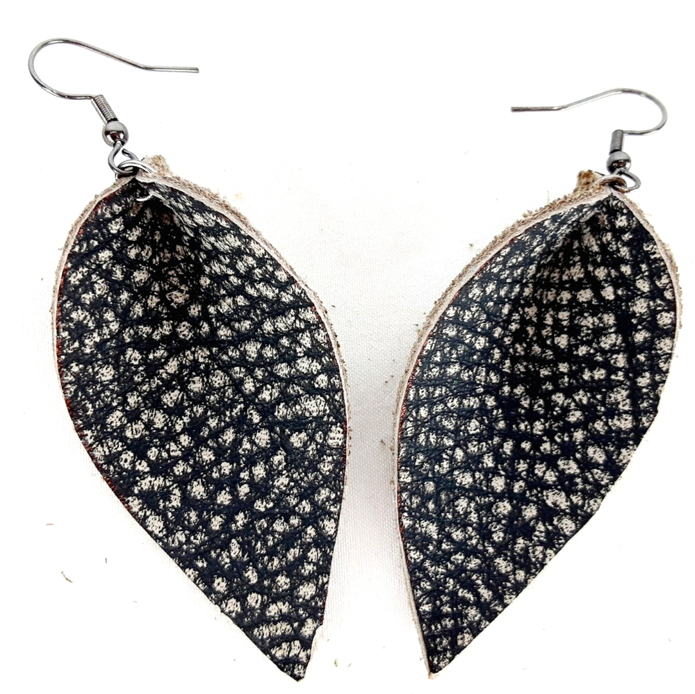 Leather earrings